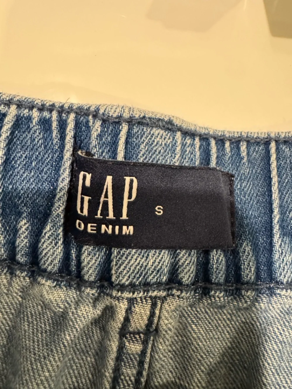 GAP Light Blue High-Rise Denim Shorts with Patch Pockets - Picture 3 of 4